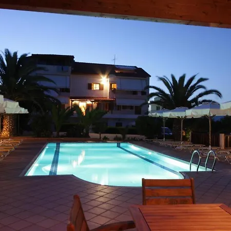 מלון דירות Bella Vista And 3*